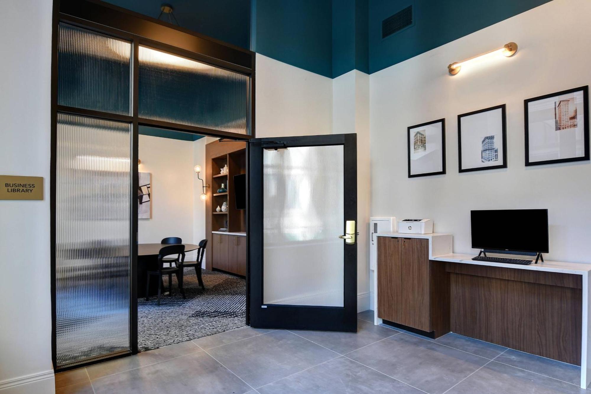 Courtyard By Marriott Cincinnati Downtown Εξωτερικό φωτογραφία